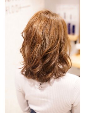 ミッシェル アフロート(michelle afloat) 20代30代40代50代小顔キレイ可愛く美しくラウンドCカーブカット