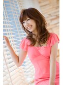 眉毛バングのゆる巻きロングレイヤー