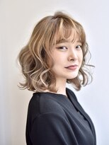 ヘアーリゾートテラス(hair resort terrasse)&nbsp;ヘーゼルベージュ×ハイライトガーリーロブパッツン前髪テラス