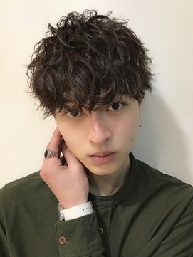 バイフィフス 原宿/表参道(by fifth) 波巻きツイストスパイラルパーマツーブロック刈り上げ