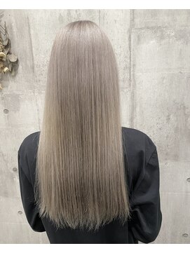 ビスポーク(BESPOKE) 透明感抜群♪ダブルカラーブリーチホワイト系ハイトーンカラー