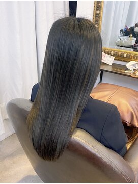 グランドライン(GRAND LINE) 《GRANDLINE友田千栄》縮毛矯正で作るストレートロングヘア