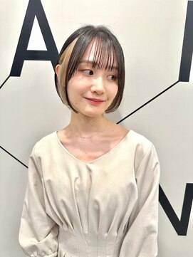 シシ 大宮(She 2.) 乾かして丸くなるショート/丸みショート/前髪/ベージュカラー