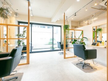 ステージ 豊津(STAGE)の写真/【初めての方大歓迎☆】居心地の良さで,初めての方も緊張せずに過ごせる♪あなたの髪のお悩みを解決します!