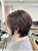 40代50代60代耳かけショート前髪なしハンサムショート白髪ぼかし