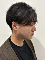 ヒュイル バイ ニアウ(Hwyl by Niau) メンズマッシュセンターパートスパイラルパーマニュアンスパーマ