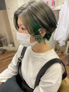 ボタニウム バイ アールサロン(BOTANIUM by RrSALON) 【BOTANIUM by Rr SALON】インナーカラー×ビビットグリーン☆