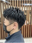 春のメンズショート無造作パーマ