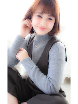 アンジュ ヘアー(Ange hair) ベビーバングのドレープボブ