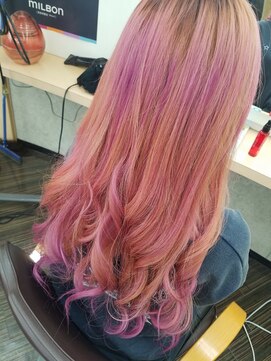 美容室 びゃんびゃん 社店 ビビットピンク/ダブルカラー/ハイトーン