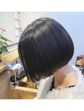 ロレ バトヘアー 下北沢(lore bat.hair) ミニボブ/小顔に見えるすっきりボブ艶カラーニュアンスカラー