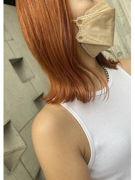 リバレッジ 広尾(Leverage) 伸ばしかけ外ハネボブのオレンジカラー