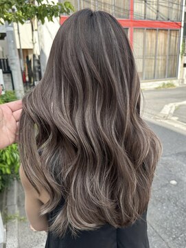 ヨロ 小岩(YOLO) ハイライトショートヘアダブルカラーイルミナカラーオージュア