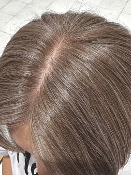 オアシスアヴェダ ザ・ペニンシュラ東京(OASIS AVEDA) 白髪ぼかしカラー