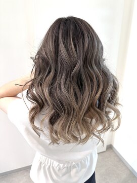 イロアイ(iro I) ナチュラルバレイヤージュ