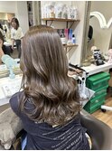 ブリーチなしWカラーで艶髪ベージュ