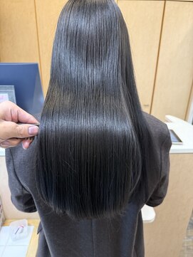 ブルーブラック×ロングヘア×髪質改善トリートメント