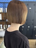 ブーム(BOOM)&nbsp;ベージュ×切りっぱなしボブ