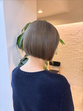 ヴィオットバイサロン(Viot by Salon) ミニBOB/ハイトーングレージュ