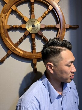 バーバー スタジオ ラフテル(Barber Studio RAFTEL) ツンツンツンツン七三分けスキンフェード