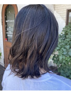 ヴィアンカ(Vianca) ダークアッシュカラー