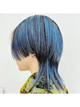 クク(QUQU) コントラストブルーとウルフ