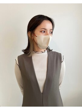 モーメント(a moment) 外はねロブxクリームベージュイヤリングカラー