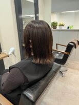 ジーニー(GeeNY)&nbsp;パツっと切っぱなしロブヘアスタイル