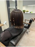 パツっと切っぱなしロブヘアスタイル