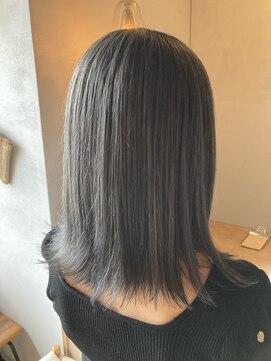 シー 岡崎(,SHE) 斜めバング/グレージュカラー/シルキーベージュ/東岡崎