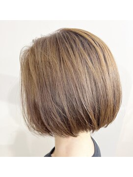 サロン ド ビカ(Salon de bika) ミニボブ×ハイトーンアッシュ