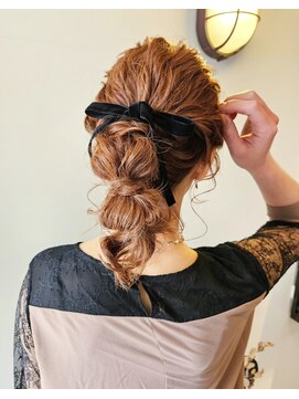 サーティーン(THIRTEEN) ミディアム結婚式お呼ばれヘアセット《20代》