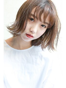 ラフィスヘアー シーマ 静岡店(La fith hair cima) 【La fith】 外はね×切りっぱなし ミディアムスタイル