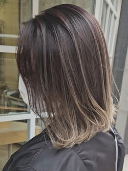 ヘアメイク アンフィ(amphi)の写真/豊富なメニュー×高い技術で個性的カラーを提案◇ヘアカラーを楽しむ全ての大人女性に最高の仕上がりを―