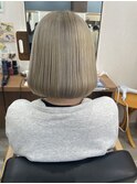 ホワイトシルバー/シルバーアッシュ/ホワイトブリーチ/ミニボブ