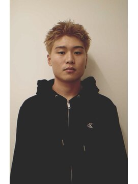 ジャド(JUDD) 金髪スパイキーショート