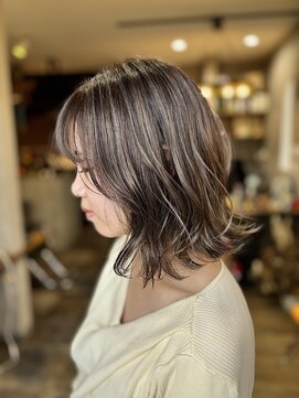 ウェリラバイハク(WeLila by haku) レイヤーボブ/レイヤーカット/ショートカット/ベージュカラー