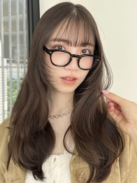 ローネス(LONESS) ふわっと柔らかいレイヤーカットとくすみベージュ