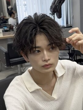 アイトーキョー 渋谷(AI TOKYO) ツイストシャドウパーマ×センターパート