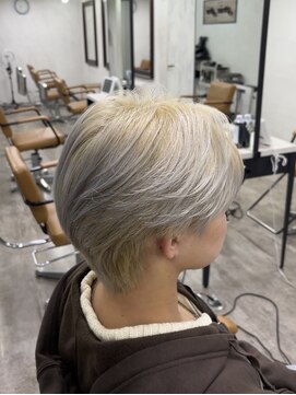 プライズ アイリス 池袋東口店(prize Iris) ホワイトシルバー/メンズブリーチ/メンズカラー/ハイトーン池袋