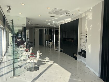 アース 四日市店(HAIR&MAKE EARTH)の写真