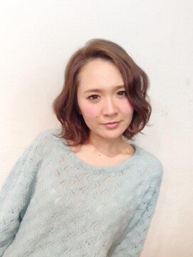 カシェ シモムラ(Cashe'e SHIMOMURA) アイロンで作るウェーブが大人可愛いミディアムヘア☆
