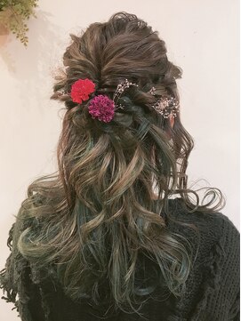 ネオリーブソラ 相模大野店(Neolive sola) ハーフアップ 波ウェーブ ヘアセット/着物/袴着付け/相模大野