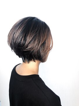 ロッソ ハヤマ 葉山本店(ROSSO Hayama) 【カットでウェイトを決める】骨格補正前下がりボブ