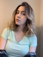 ヘアーアンドメイクアップ ケー インターナショナル 神楽坂(Ke' International)&nbsp;アッシュベージュのバレイヤージュ◎ハイトーンカラー