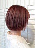ショートボブ×暖色系カラー