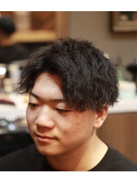 バーバーショップ スバル(BARBERSHOP SUBARU) ＜理容室＞＜バーバー＞ツイスパ　スキンフェード