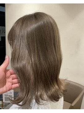 エン(en.) ほんのりオリーブベージュ