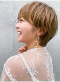 フェザーショート/ダブルカラーホワイトブロンド20代～50代