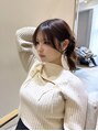 ジーナ 熊本(Zina) 髪を纏めたときも大人かわいい顔周り。落ち着いたブラウンカラー